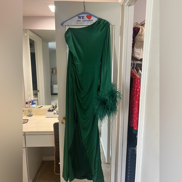 Emerald gown - Picture 4 of 5